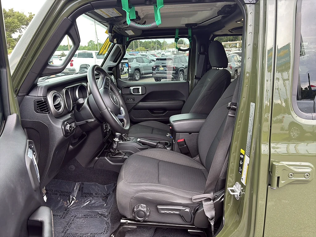Used 2020 GREEN Jeep  image 13
