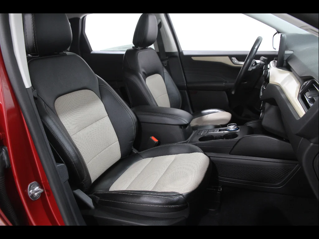Certified Used 2022 Rapid Red Metallic Tinted Clearcoat Ford Titanium image 17