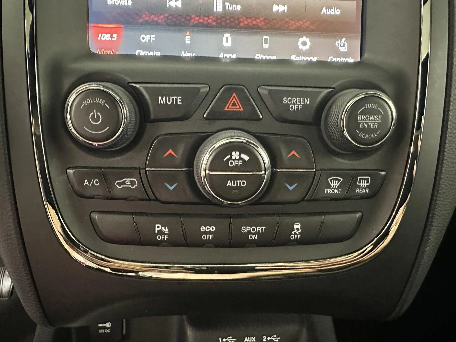 Used 2020 Granite Crystal Metallic Dodge R/T image 33