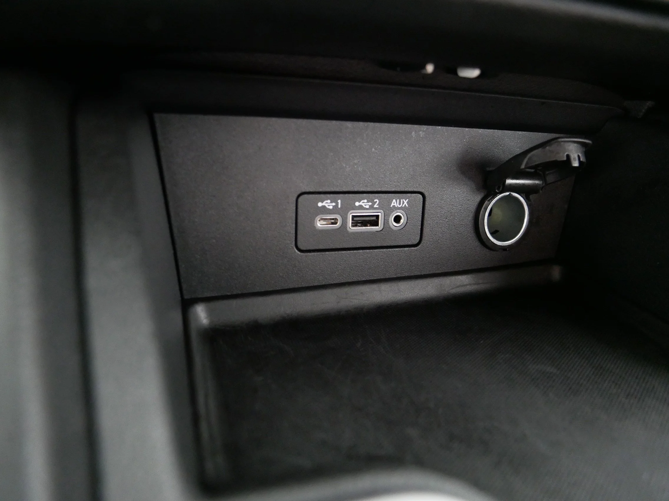 Used 2023 Super Black Nissan SV image 30