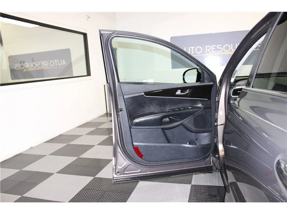 Used 2019 Dragon Brown Kia LX image 11