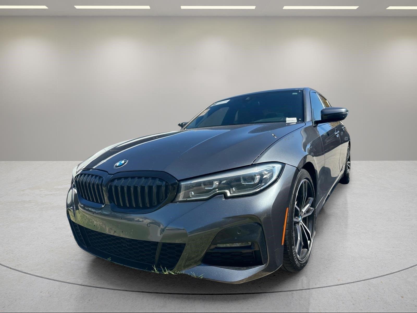 Used 2019 Mineral Gray Metallic BMW 330i xDrive image 4