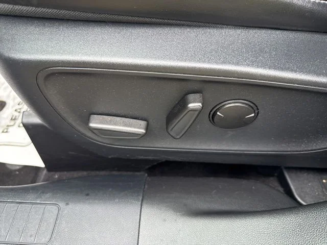 Used 2024  Ford Platinum image 31
