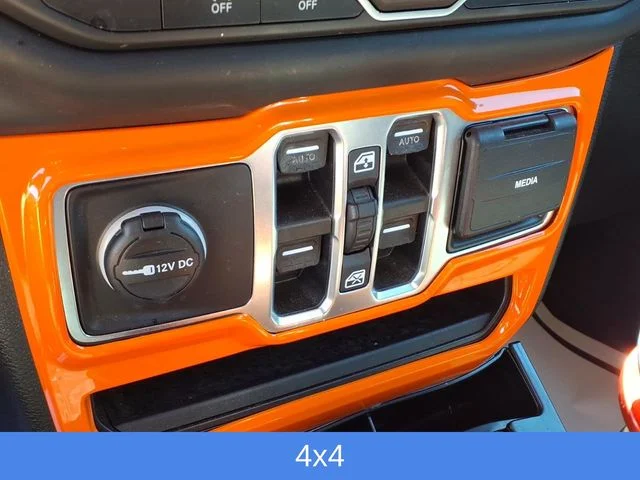 Used 2018 Gray Jeep Unlimited Sahara image 6