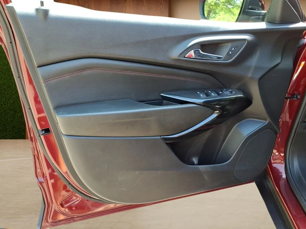 Used 2025 Red Chevrolet 2RS image 17