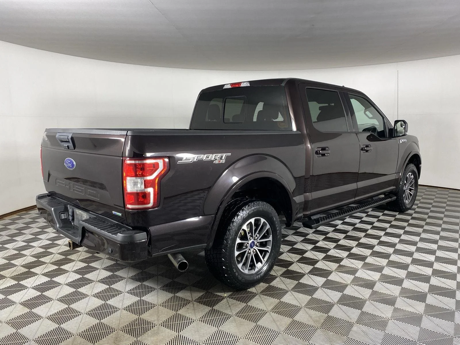 Used 2019 Magma Red Ford XLT image 9