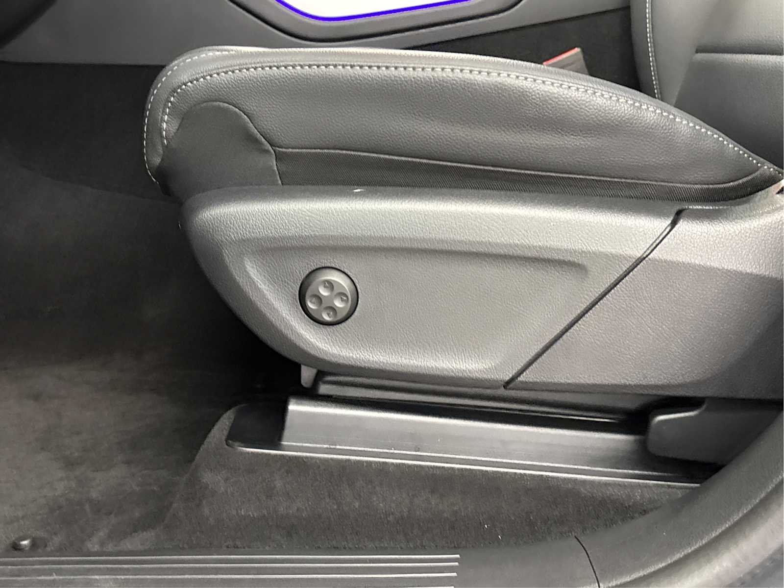 Used 2026 Selenite Grey Metallic Mercedes-Benz GLE 350 image 36