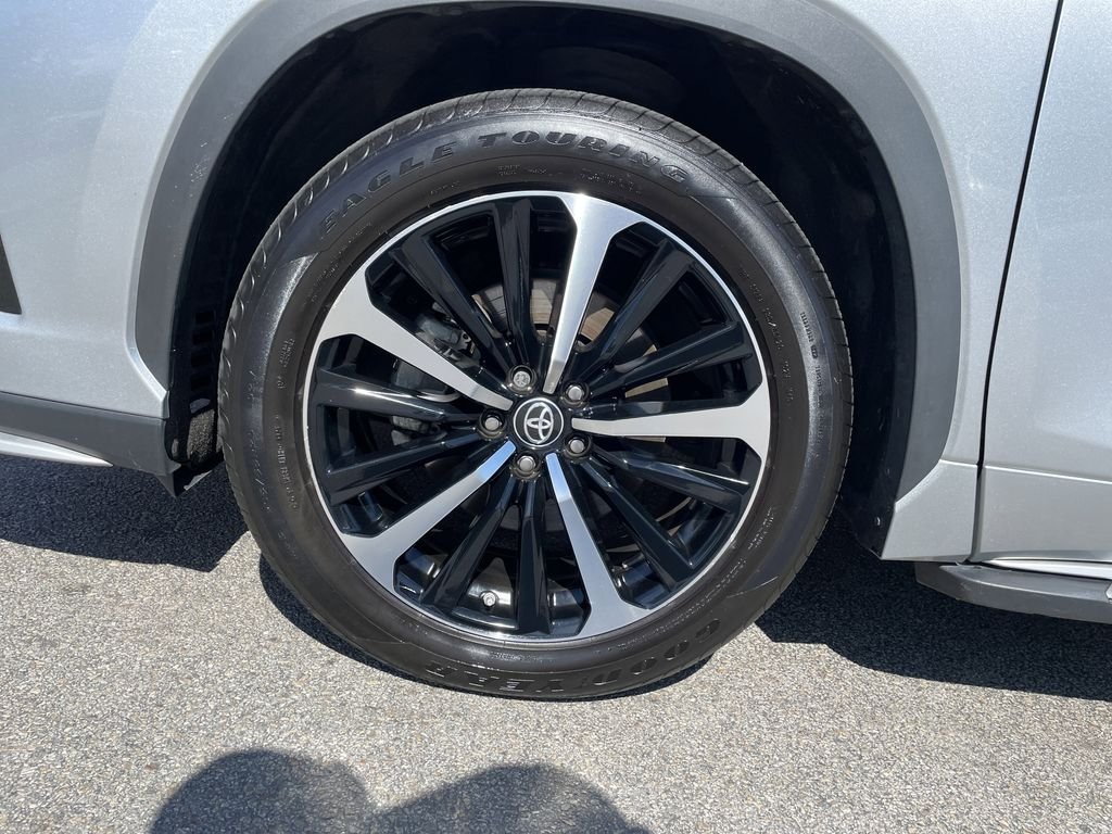 Used 2022 Silver Toyota XSE image 9