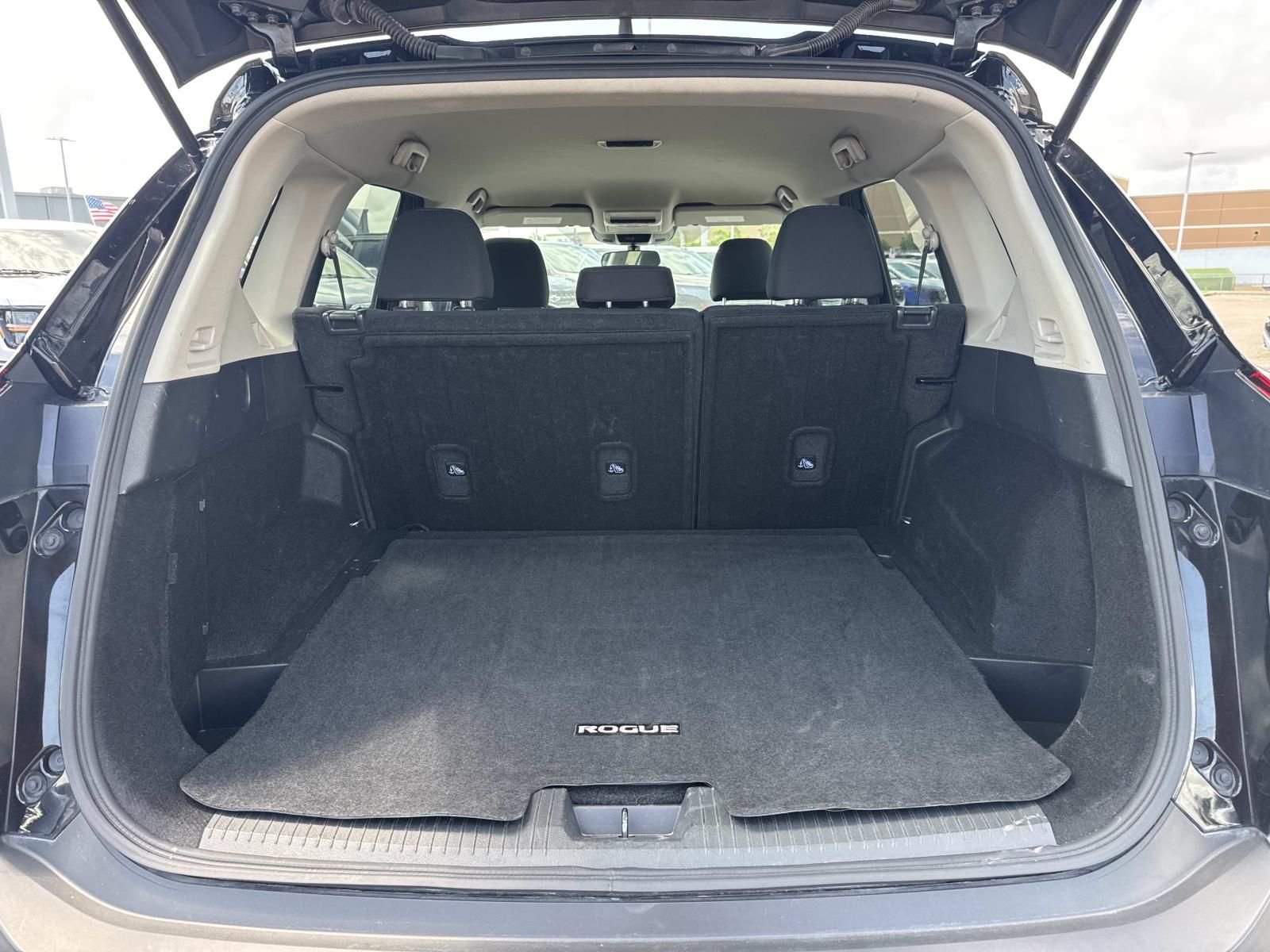 Used 2023 Black Nissan S image 9