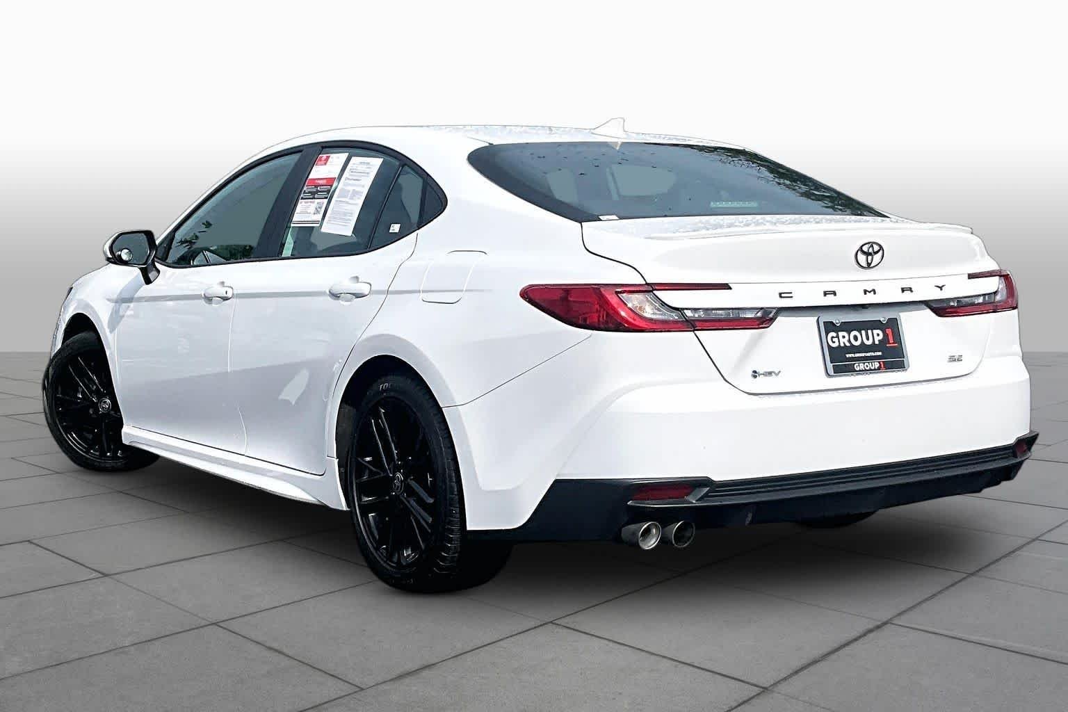 Used 2025 Ice Cap Toyota SE image 12