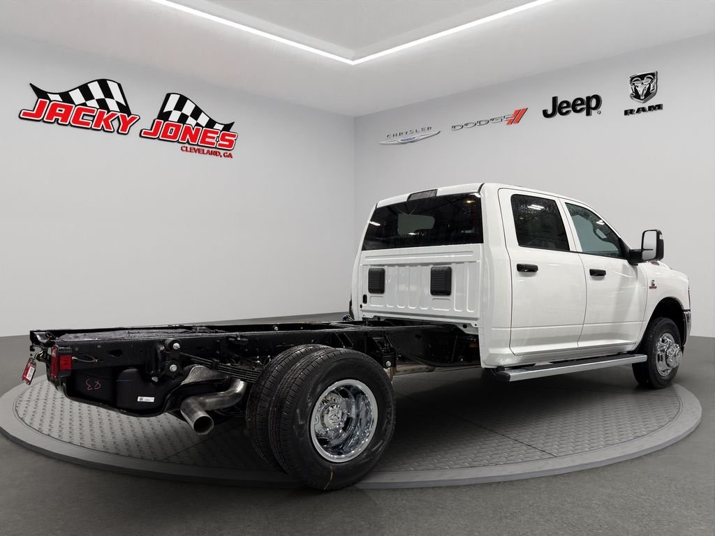 New 2026 Bright White Clear-Coat Exterior Paint RAM Tradesman image 11