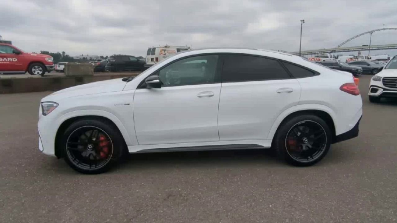 New 2026 MANUFAKTUR Moonlight White Metallic Mercedes-Benz AMG® GLE 63 S 4MATIC+ Coupe image 42