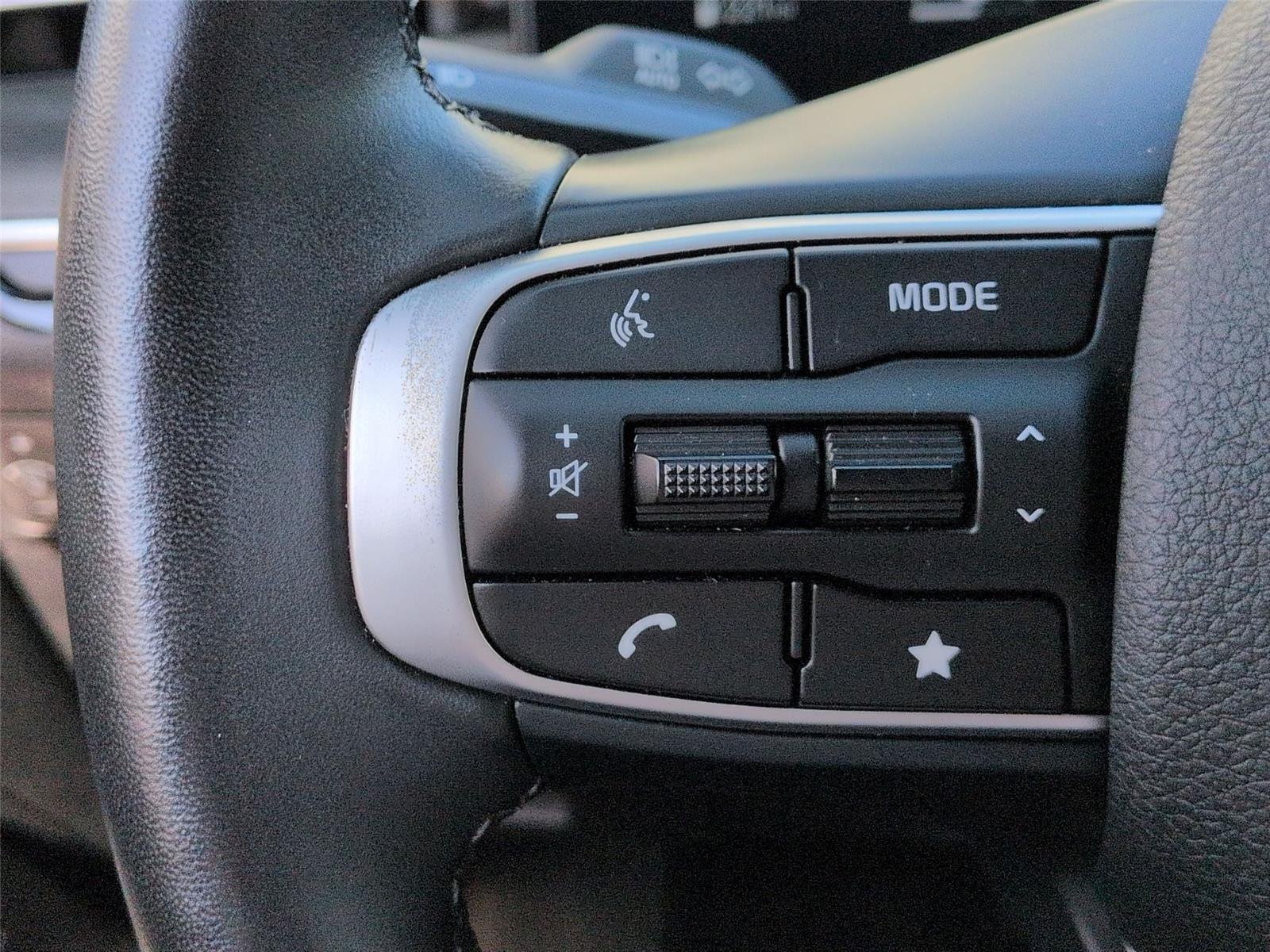 Used 2025 Interstellar Gray Kia EX image 20