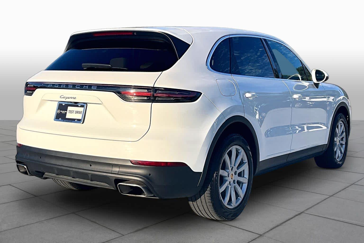 Used 2019  Porsche  image 11