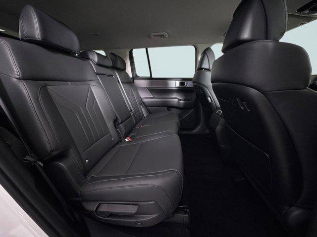 New 2026 White Hyundai SEL AWD image 13