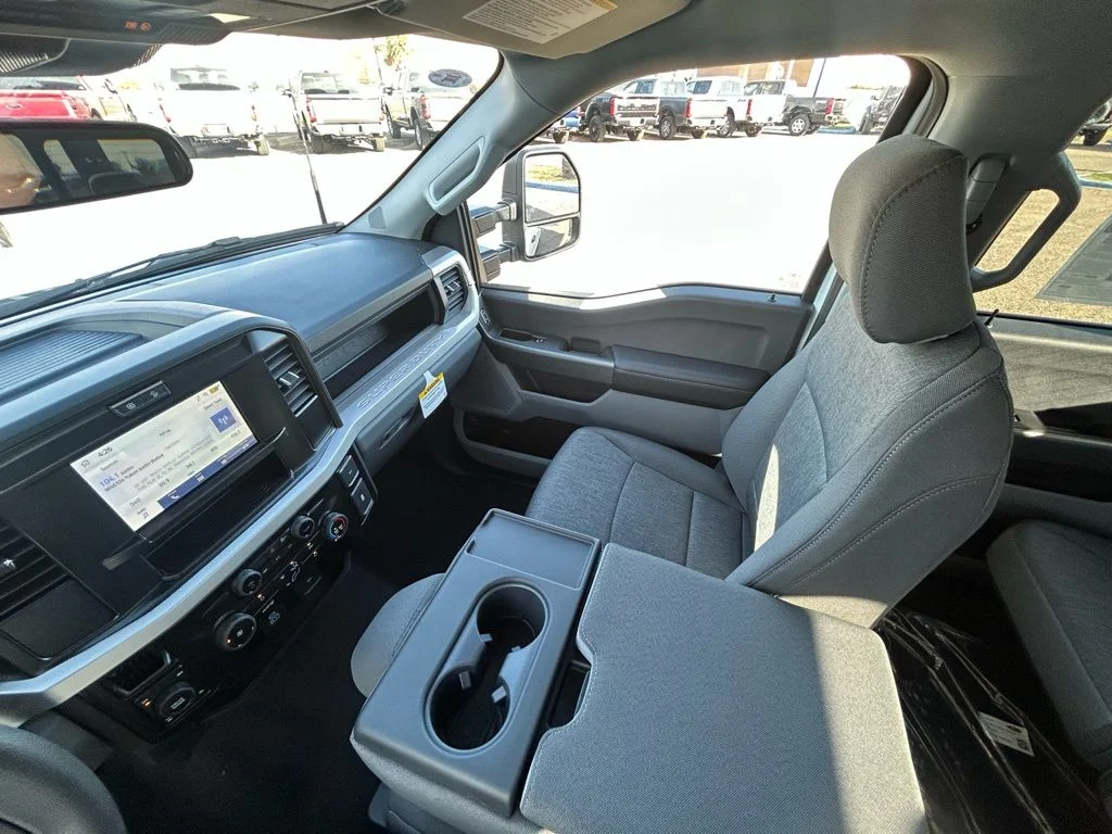 New 2026 Oxford White Ford F-250® XL image 18