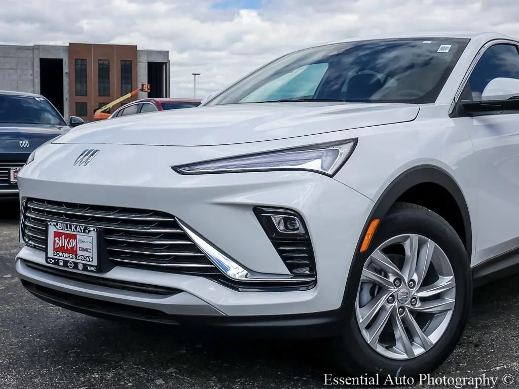 New 2026 Summit White Buick Preferred image 4