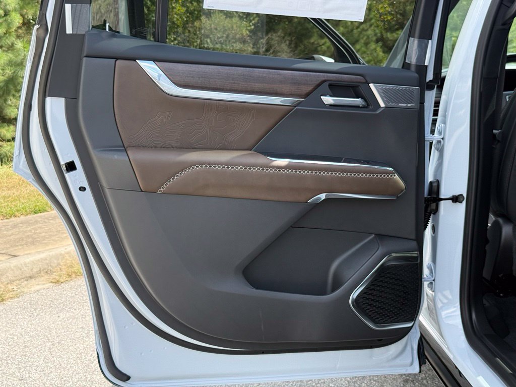 2027 GMC Acadia Denali Ultimate - Photo 20