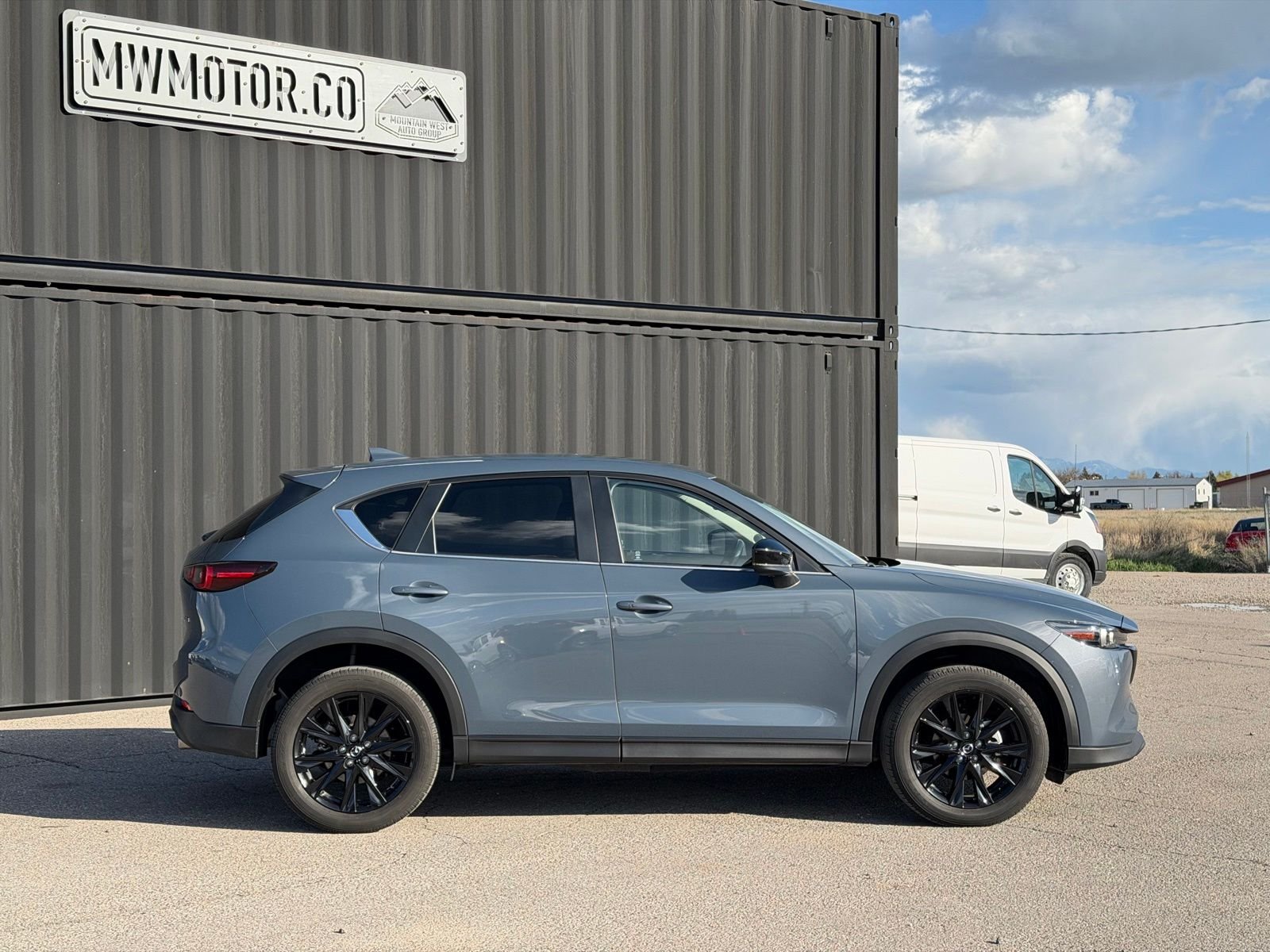 View vehicle photo 6