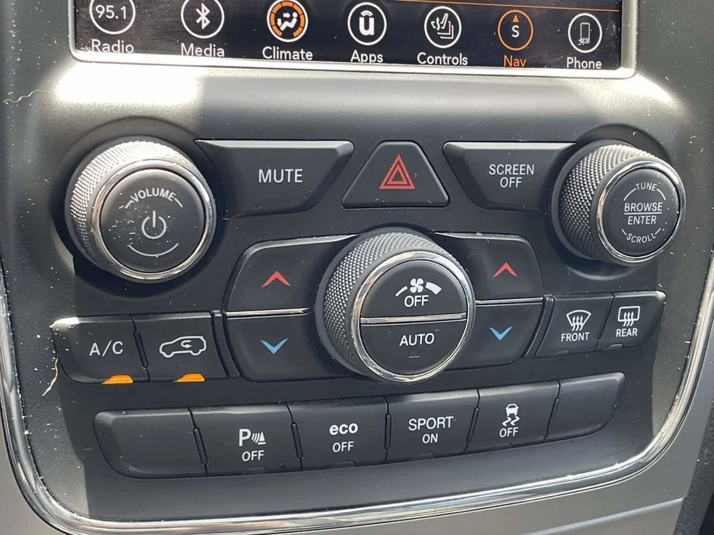 Used 2018 Blue Jeep Limited image 37