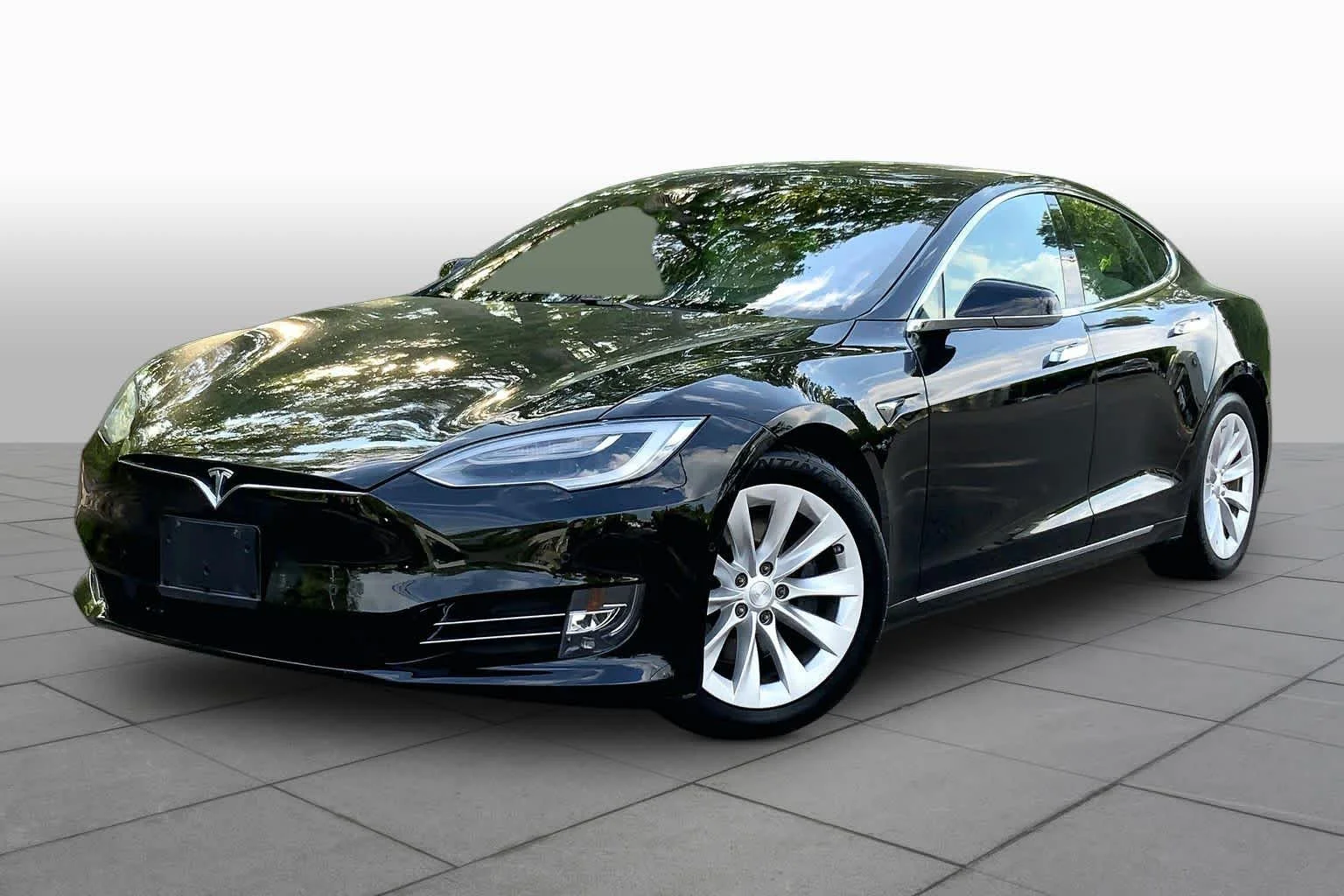 2020 Tesla Model S Long Range Plus's photo