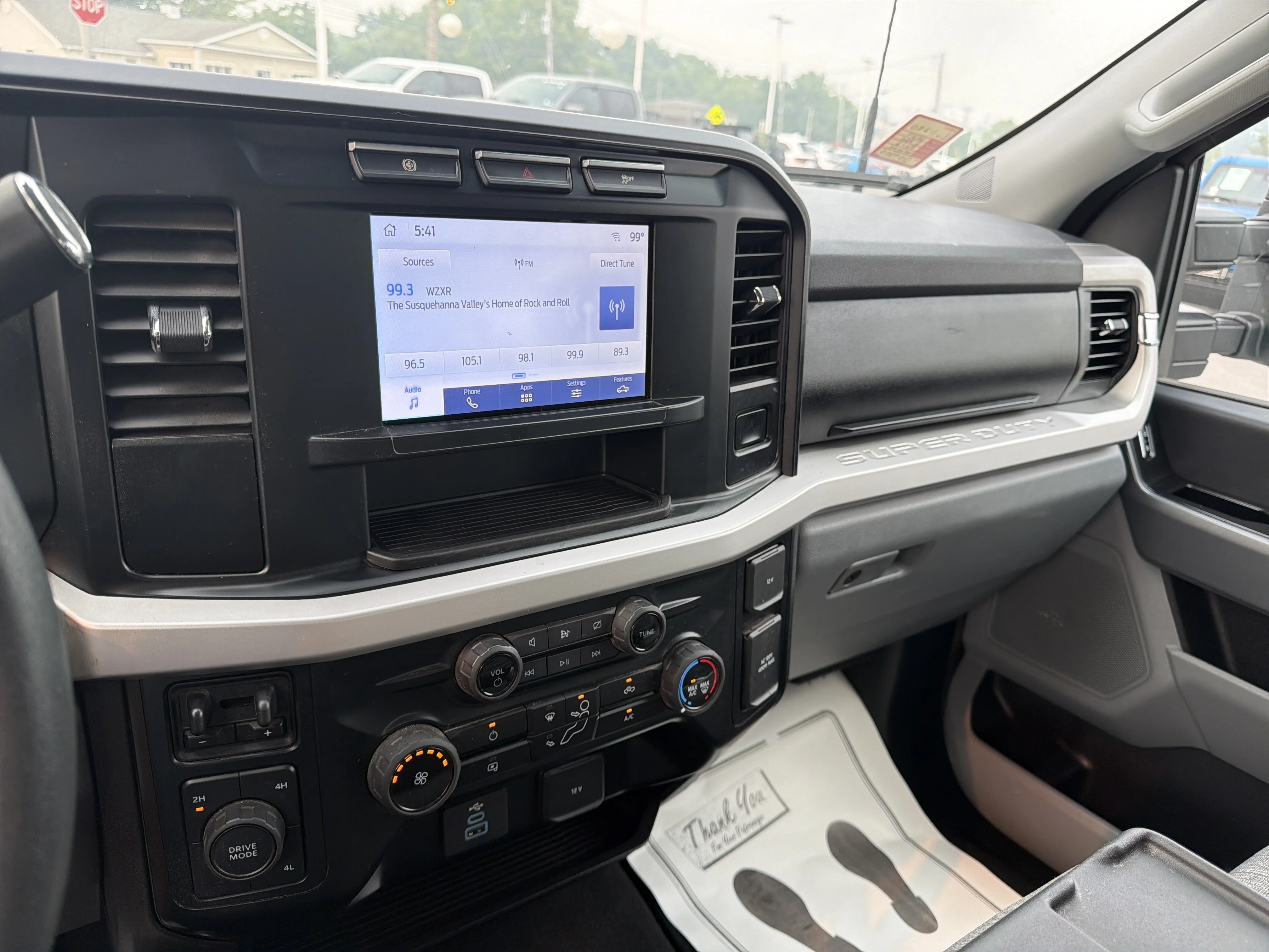 Used 2024 Oxford White Ford XLT image 23