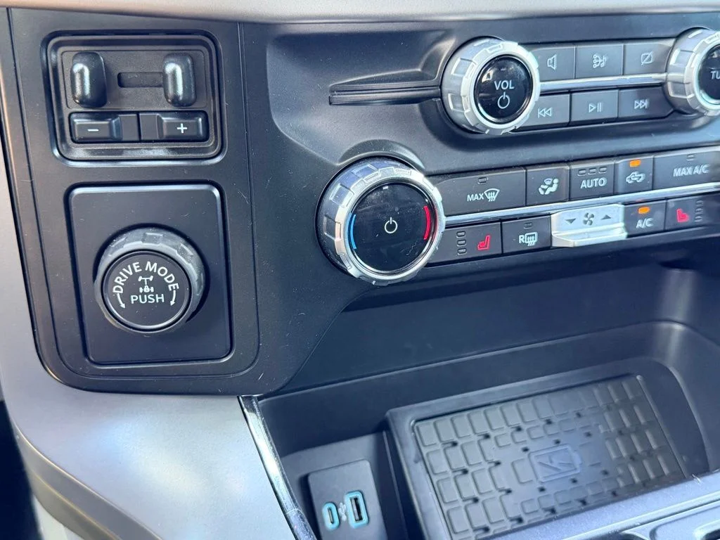 Used 2024 Gray Ford XLT image 32