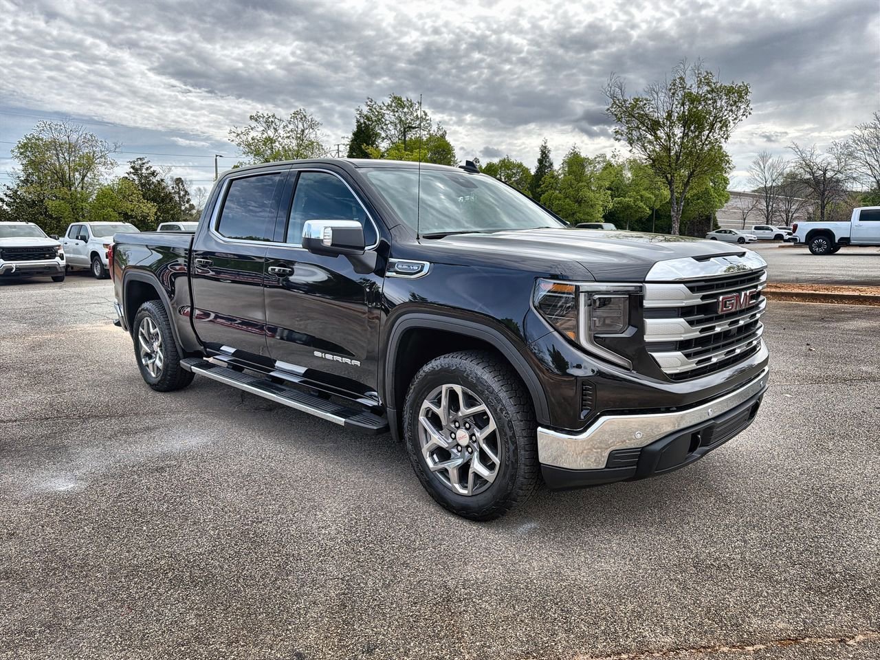 New 2026 Onyx Black GMC SLE image 2