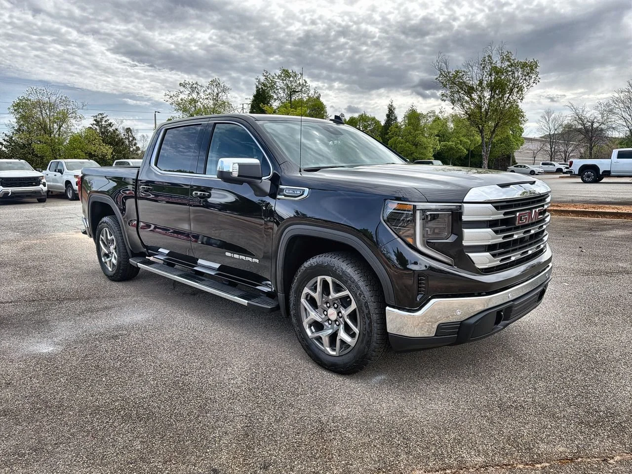 New 2026 Onyx Black GMC SLE image 2