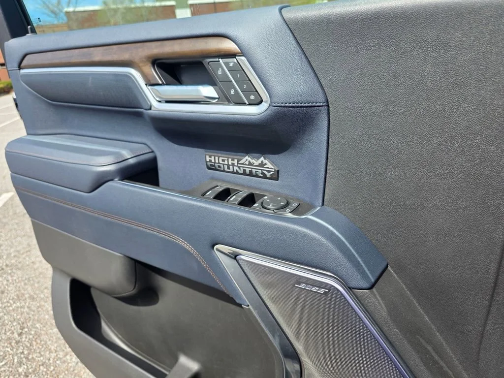 Used 2025 Black Chevrolet High Country image 15