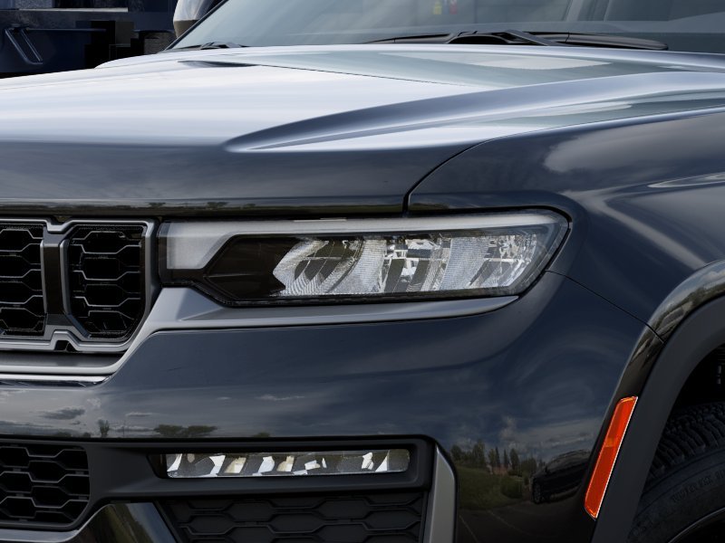 New 2027 High-Gloss Black Paint Jeep Limited image 10