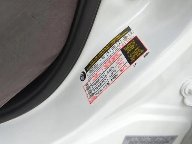 Used 2024 White Nissan SR image 14