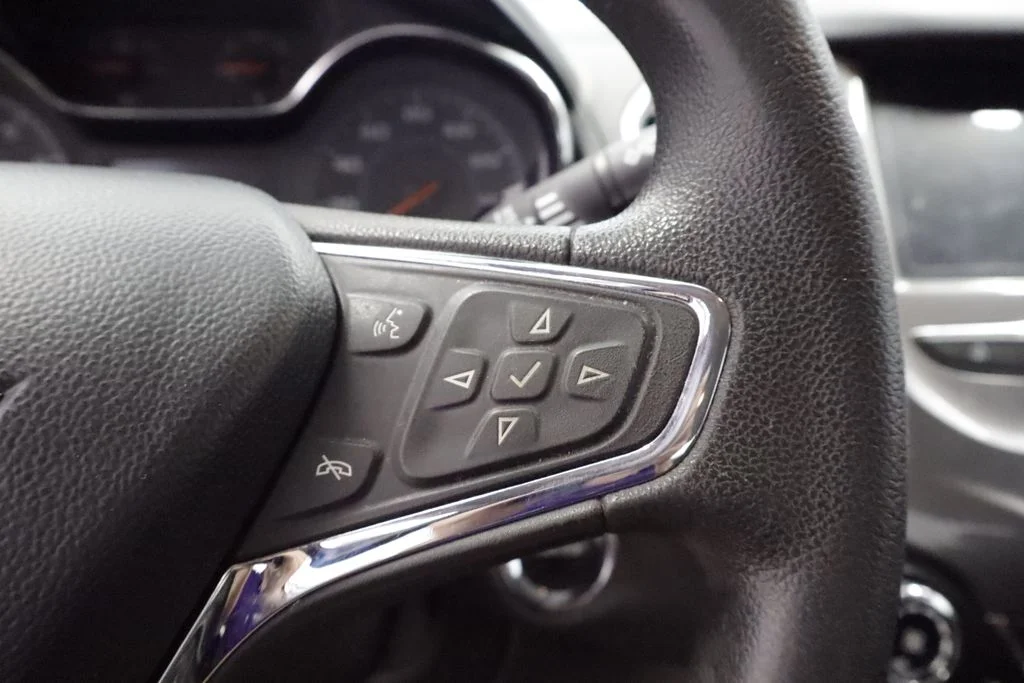 Used 2016 White Chevrolet LT image 20