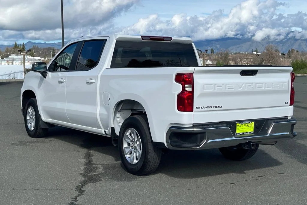 Used 2025 White Chevrolet LT image 3