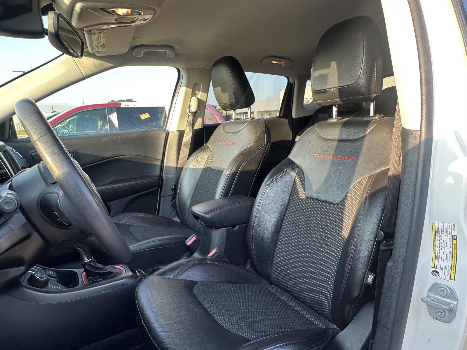 Used 2021 White Clearcoat Jeep Trailhawk image 10