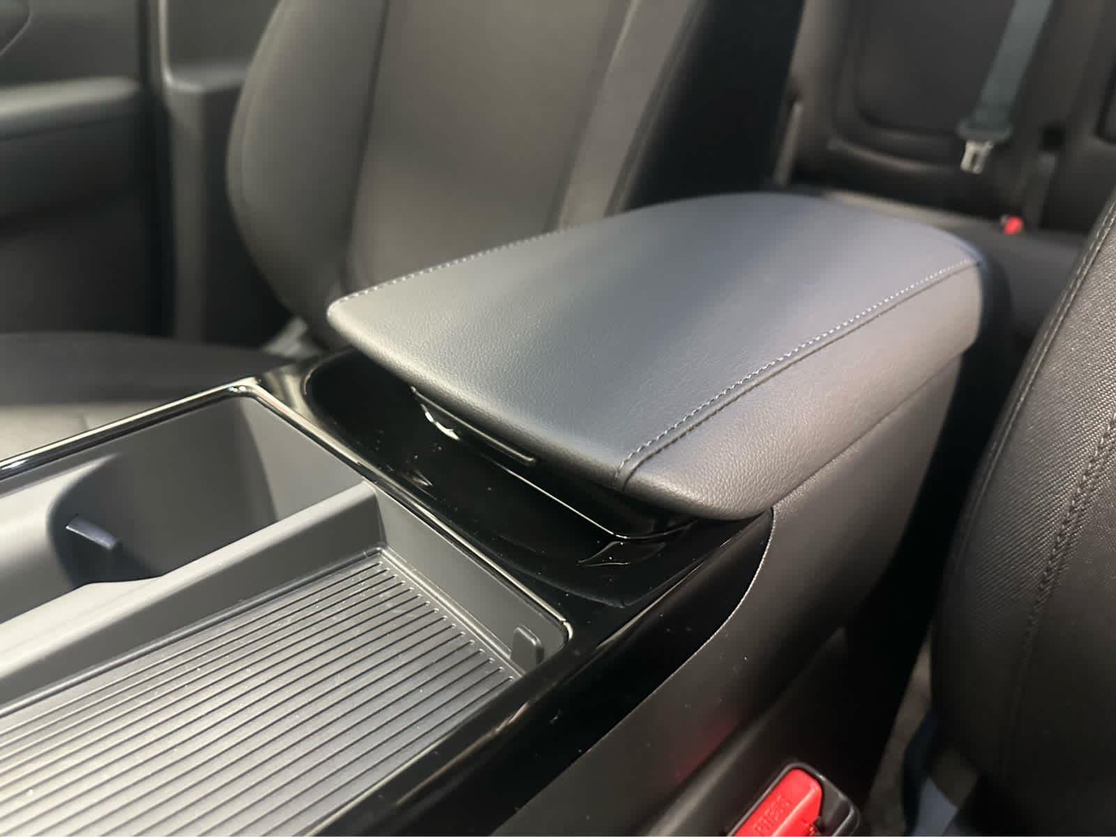 New 2026 Cashmere Bronze Hyundai Blue SE image 31