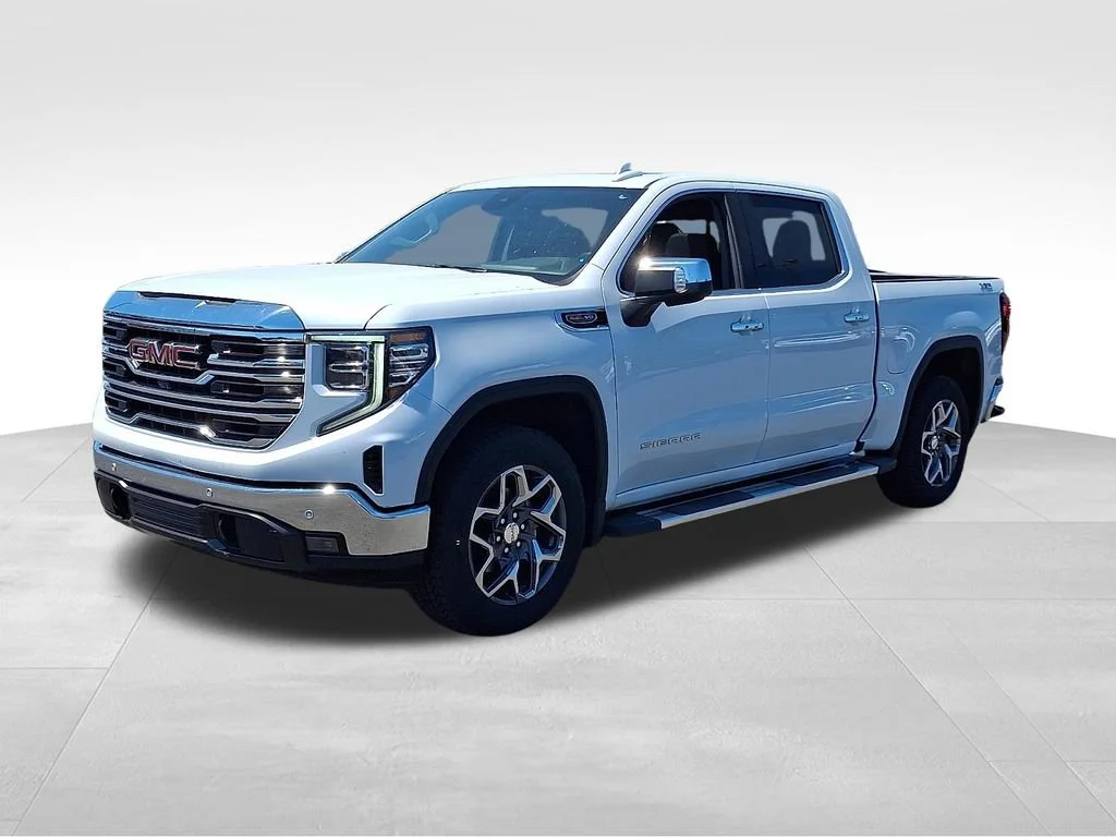 Used 2026 Glacier White Tricoat GMC SLT image 3