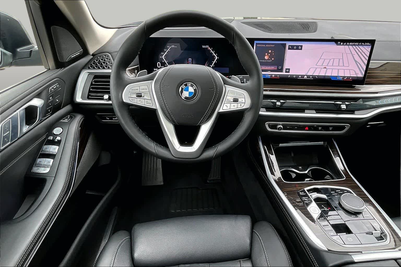 Used 2026 Skyscraper Grey Metallic BMW xDrive40i image 5