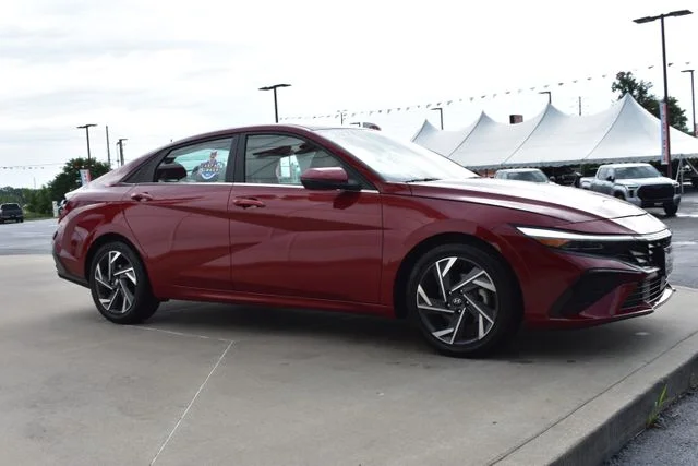 Used 2024 Red Hyundai Limited image 4