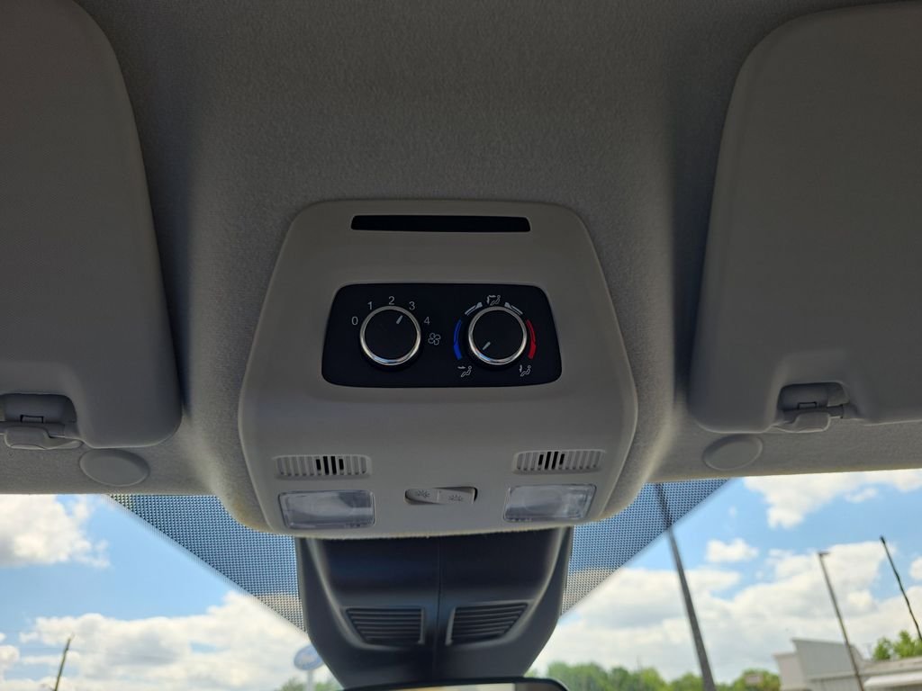 2025 Ford Transit Passenger Van XL - Photo 30