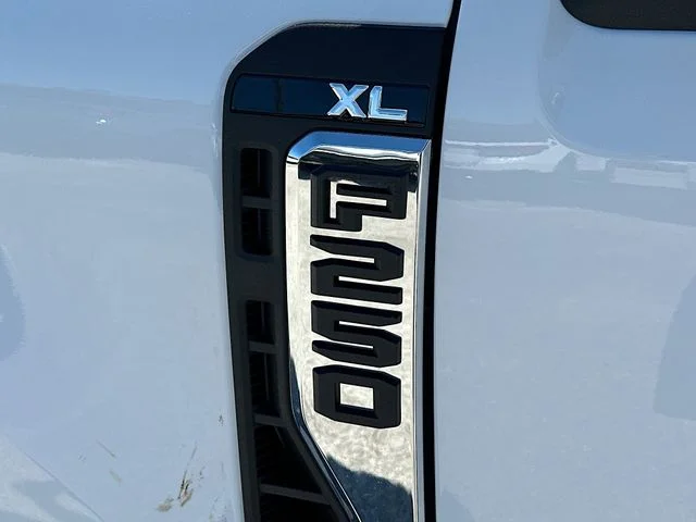 New 2026 Oxford White Ford XL image 15
