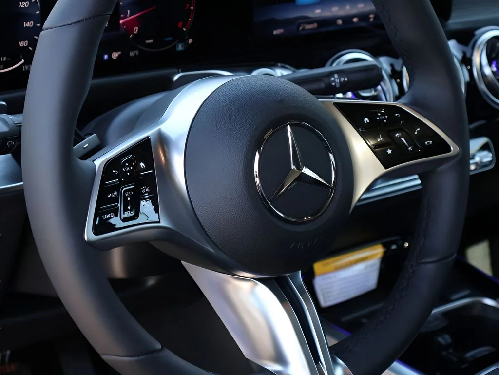 New 2026 Starling Blue Metallic Mercedes-Benz GLB 250 image 20
