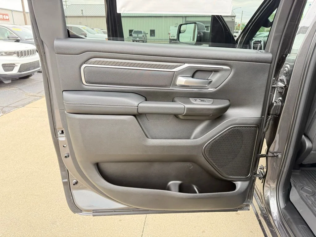 New 2026 Granite Crystal Metallic Clear-Coat Exterior Paint RAM Big Horn/Lone Star image 16