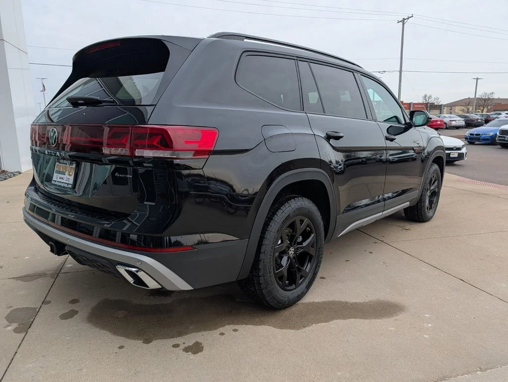 New 2026 Black Volkswagen 2.0T Peak Edition image 4