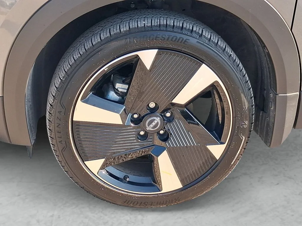 Certified Used 2026 Gray Nissan SR image 23