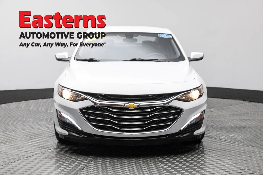 Used 2021 White Chevrolet LT image 2
