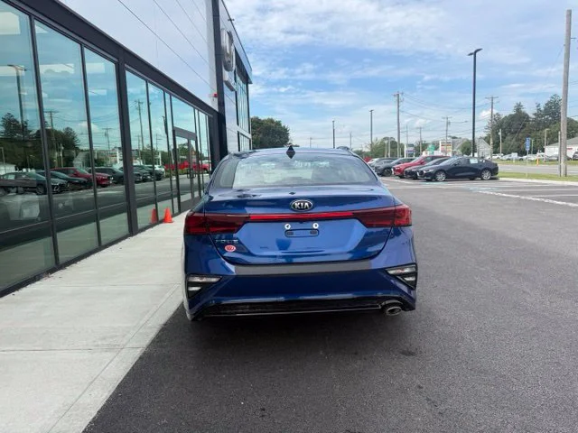 Used 2020 Blue Kia LXS image 4