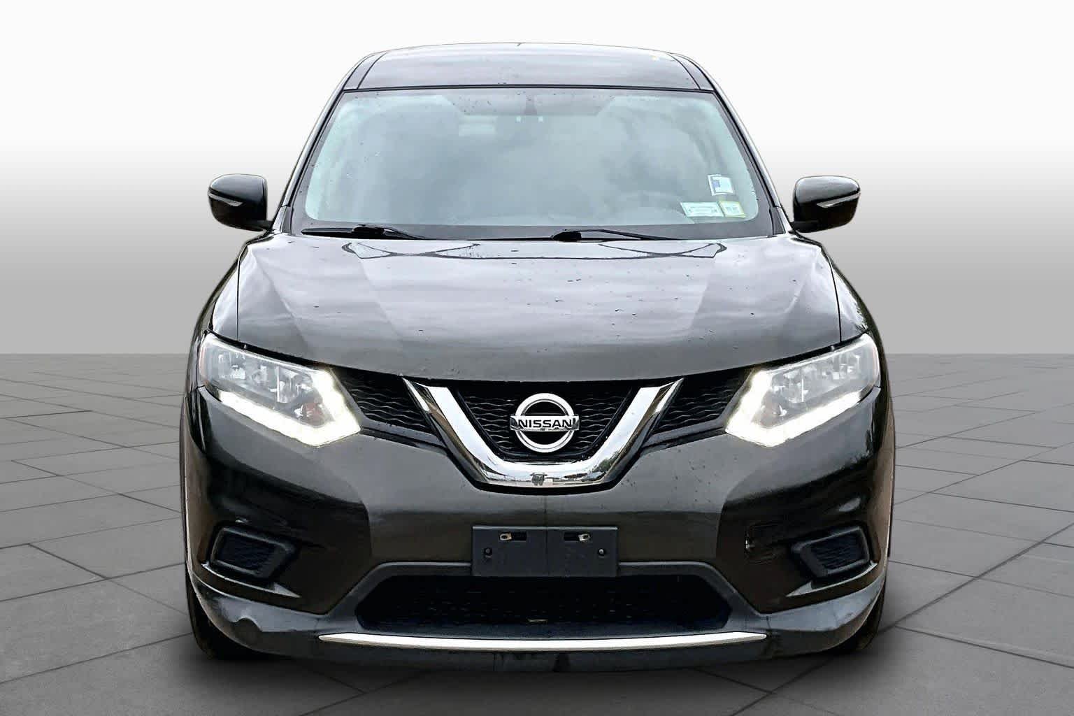 Used 2015 Midnight Jade Nissan S image 3
