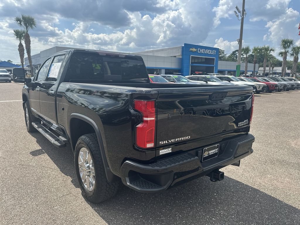 Used 2024 Black Chevrolet High Country image 14