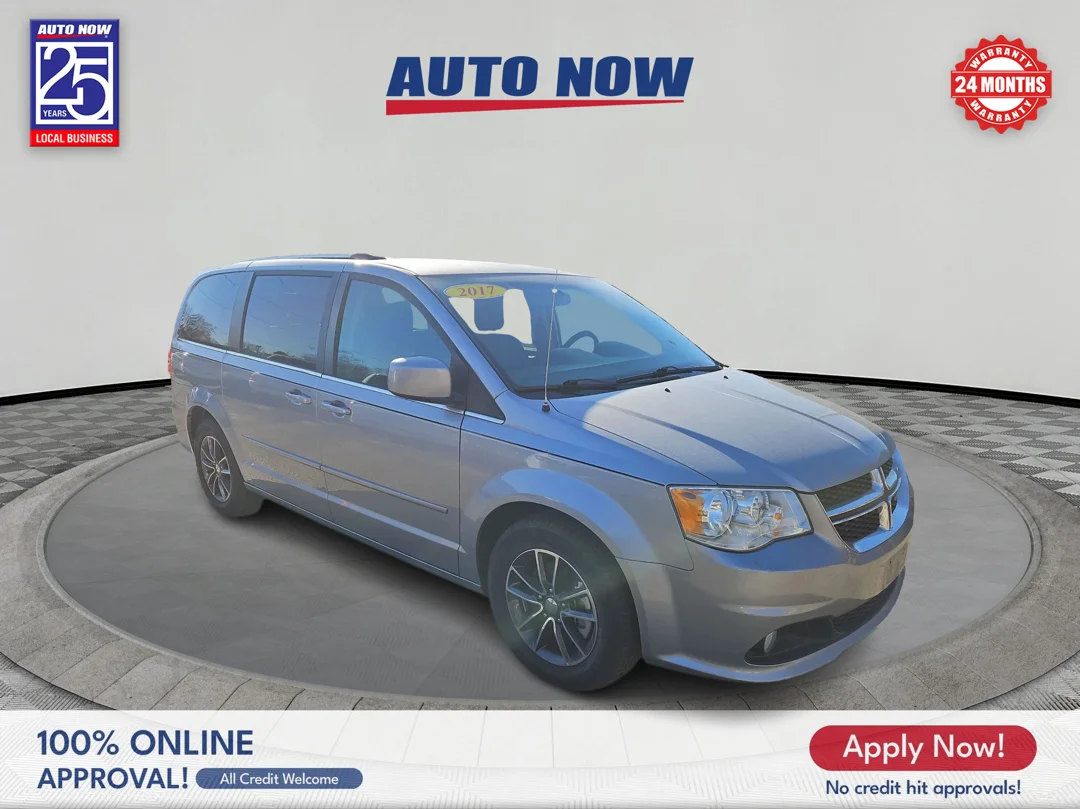 Used 2017  Dodge SXT image 6